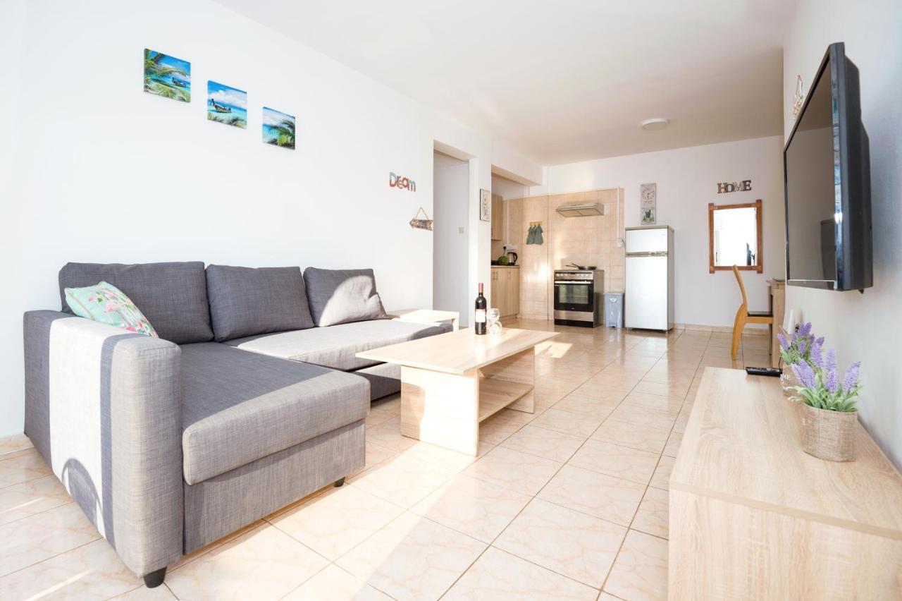 Mynapa Apartments Айя Напа Екстериор снимка
